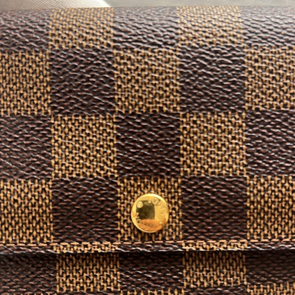 Louis Vuitton Damier Sarah Long Wallet - Picture 16 of 16